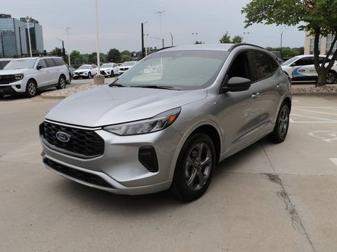 Used 2024 Ford Escape ST-Line w/ Tech Pack #1 FWD image 3