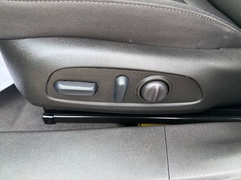 Used 2025 Chevrolet Malibu LT FWD image 17