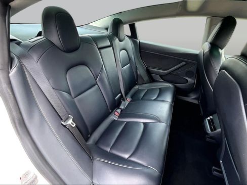 Used 2022 Tesla Model 3 Standard Range RWD image 17