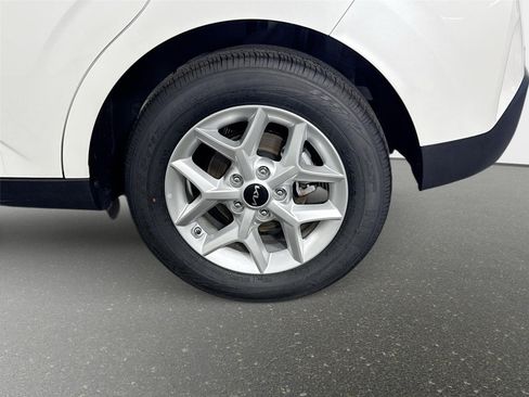Certified 2025 Kia Soul LX w/ LX Technology Package FWD image 28