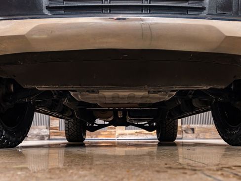 Used 2023 GMC Yukon XL SLT w/ SLT Premium Package image 15