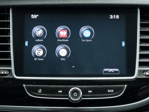 Used 2018 Buick Encore Sport Touring image 20