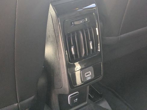 Used 2025 Jeep Compass Limited image 27