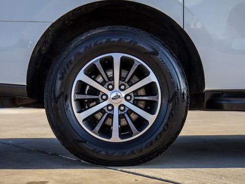 Used 2019 Ford Expedition Max XLT image 9