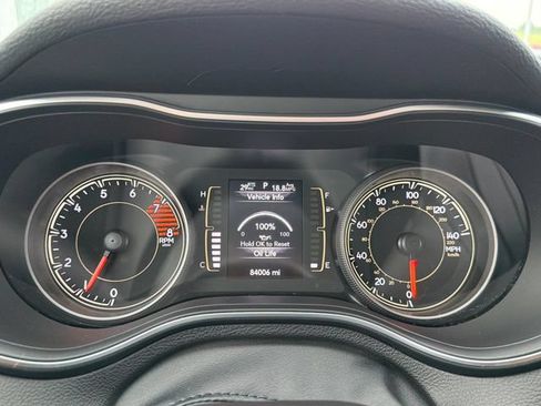 Used 2022 Jeep Cherokee Latitude w/ Trailer Tow Group AWD/4WD image 18
