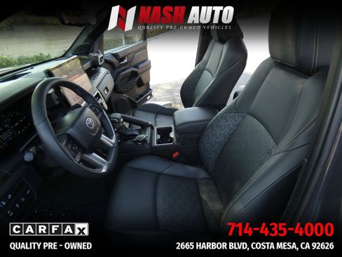 Used 2025 Toyota Tacoma Limited AWD/4WD image 59