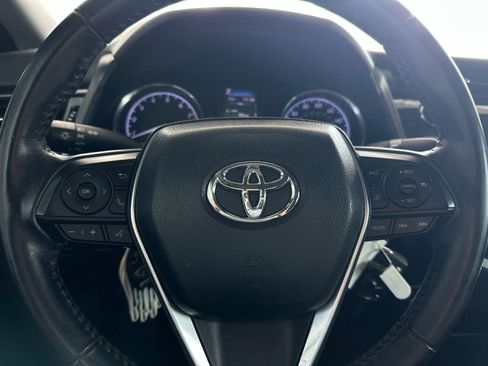 Used 2020 Toyota Camry SE image 18