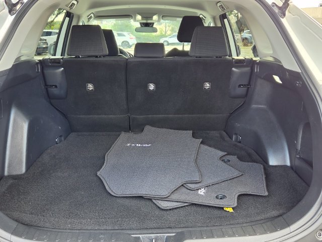 Used 2021 Toyota RAV4 LE FWD image 15