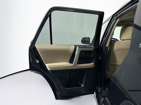 Used 2013 Toyota 4Runner SR5 w/ Convenience Pkg image 25