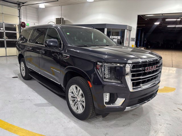 Used 2023 GMC Yukon XL SLT w/ SLT Premium Package AWD/4WD image 4