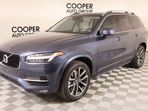 Used 2018 Volvo XC90 T6 Momentum w/ Convenience Package AWD/4WD image 11