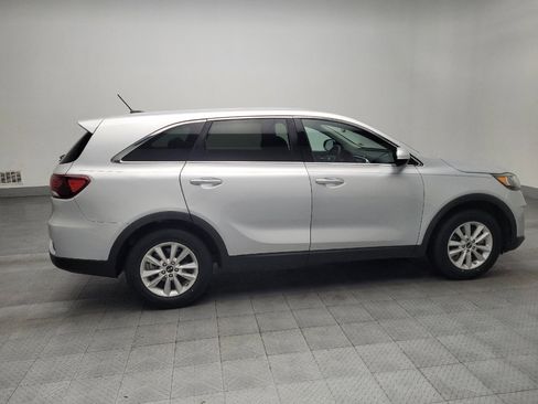 Used 2019 Kia Sorento L image 10