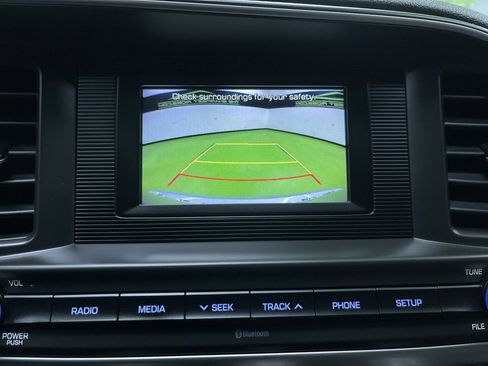 Used 2019 Hyundai Elantra SE image 21