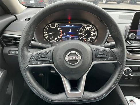 Used 2024 Nissan Altima 2.5 SV image 33