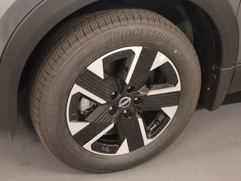 New 2026 Nissan Kicks SV w/ SV Premium Package AWD/4WD image 8