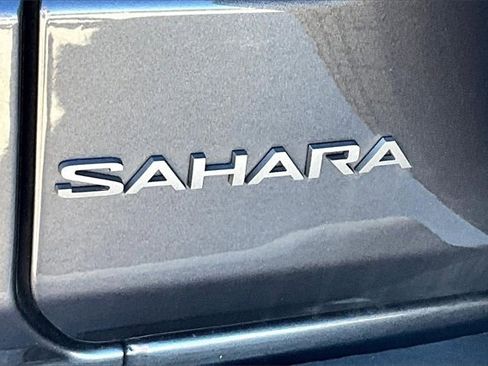 Used 2025 Jeep Wrangler Sahara image 29