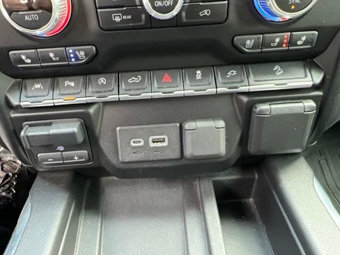 Used 2019 GMC Sierra 1500 AT4 w/ Off Road Performance Package AWD/4WD image 35