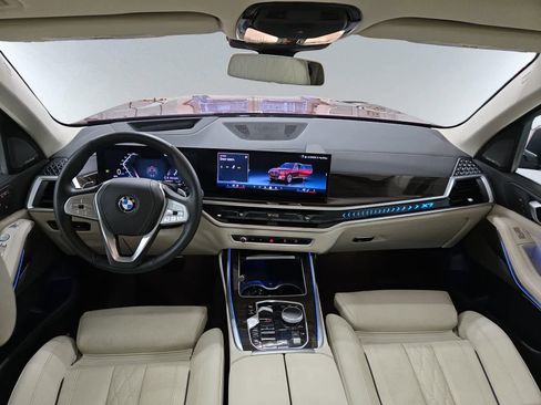 Used 2025 BMW X7 xDrive40i image 19