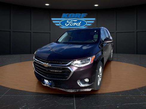Used 2021 Chevrolet Traverse Premier image 2