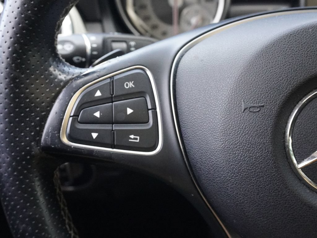Used 2017 Mercedes-Benz GLA 250 4MATIC image 40