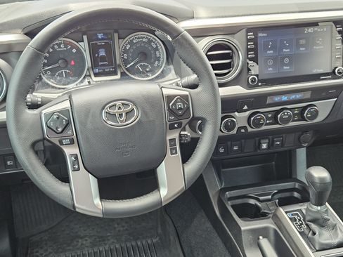 Used 2023 Toyota Tacoma SR5 w/ Technology Package AWD/4WD image 27