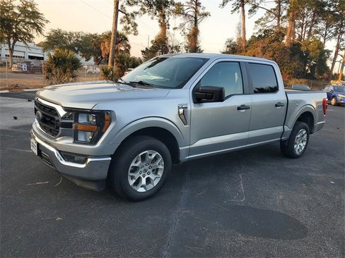 Used 2023 Ford F150 XLT image 3