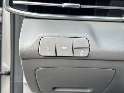 Used 2023 Hyundai Elantra SEL image 29