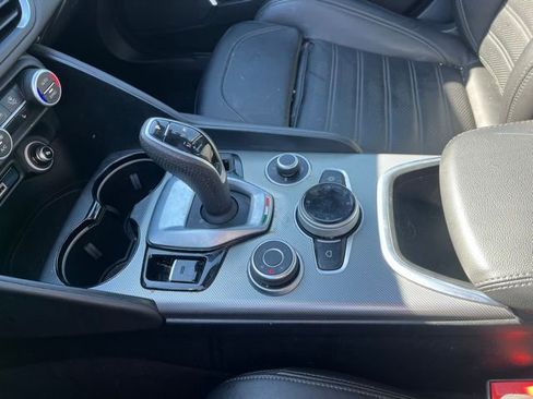 Used 2023 Alfa Romeo Giulia Veloce image 26