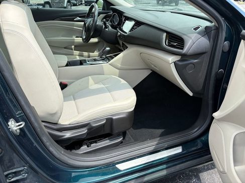 Used 2018 Buick Regal Preferred w/ Driver Confidence Package #1 FWD image 10