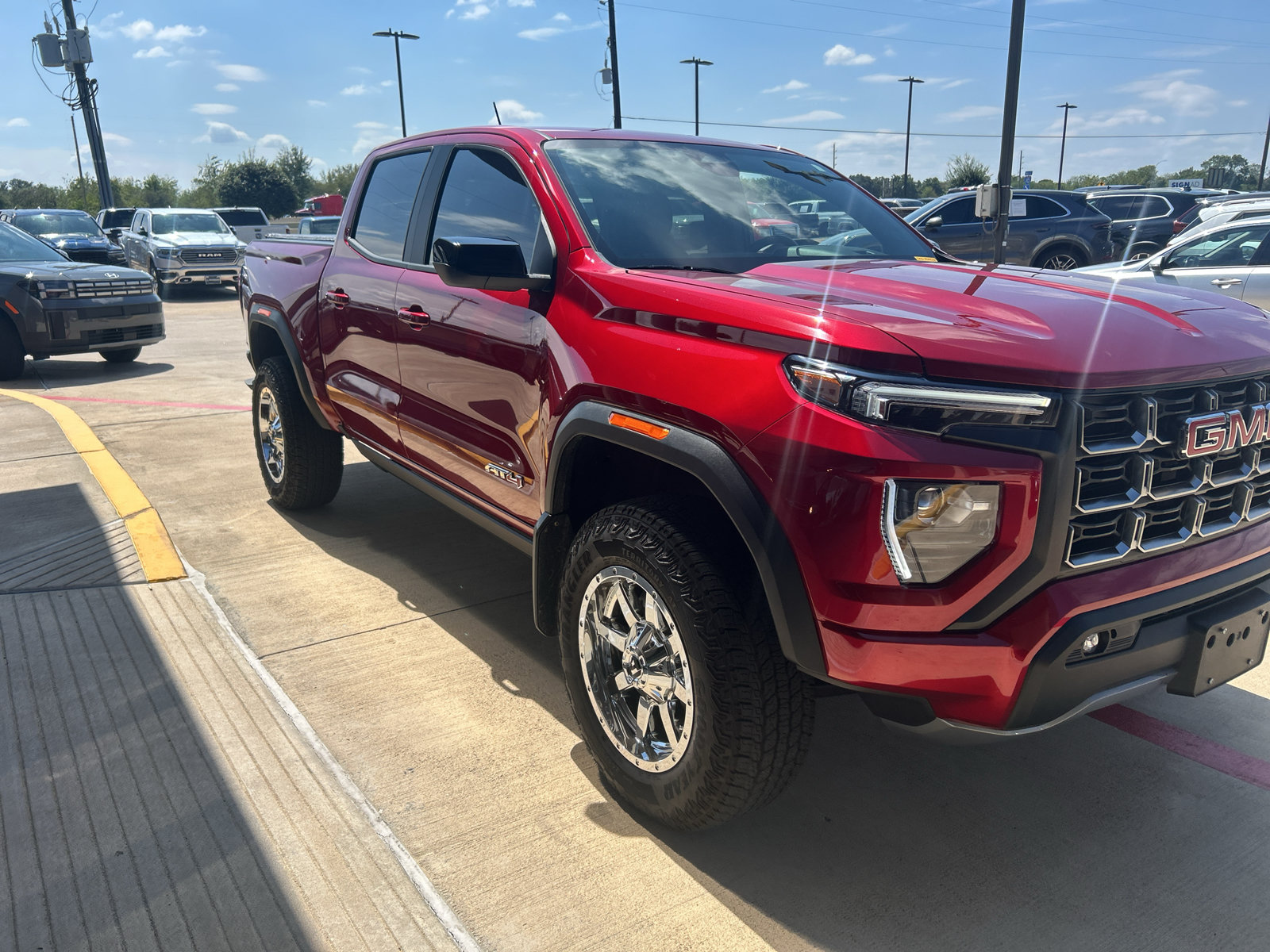 Used 2025 GMC Canyon AT4 AWD/4WD image 32