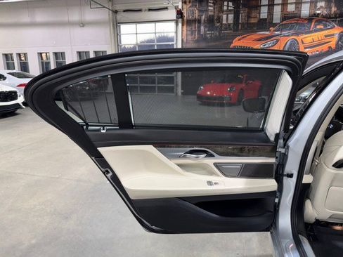 Used 2016 BMW 750i xDrive image 52