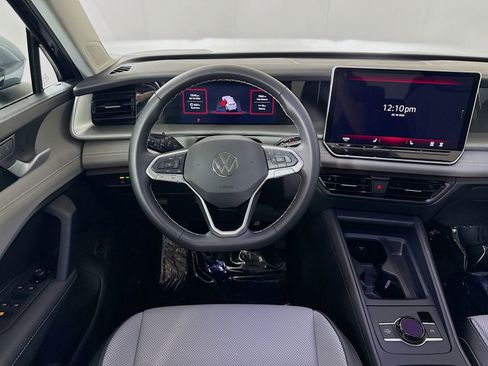 Used 2025 Volkswagen Tiguan SE w/ Panoramic Sunroof Package AWD/4WD image 20