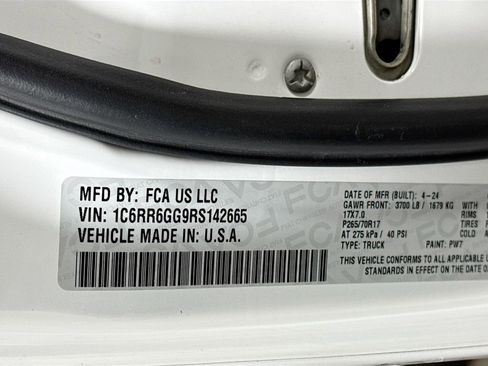 Used 2024 RAM 1500 Classic SLT image 27