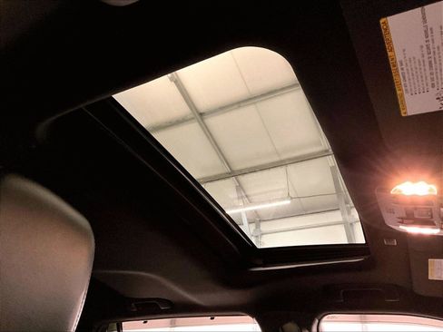 Used 2022 Toyota Highlander XSE image 21