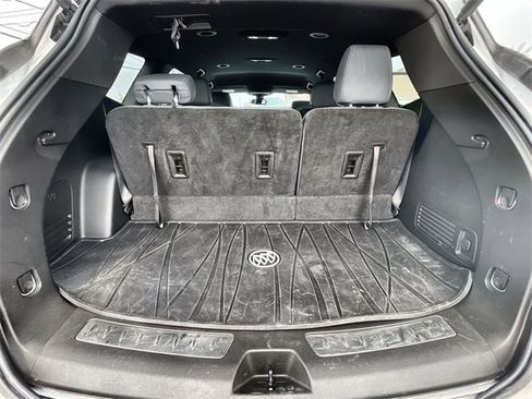 Used 2022 Buick Enclave Essence image 24