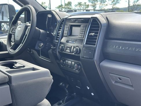 Used 2017 Ford F550 4x4 SuperCab Super Duty w/ XLT Value Package image 4