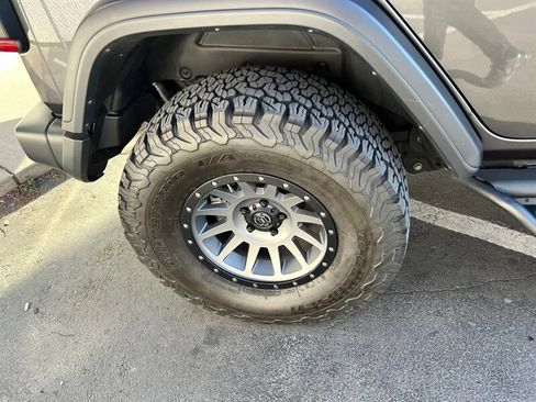 Used 2023 Jeep Wrangler Unlimited Rubicon 4xe image 13