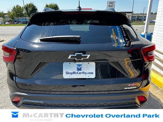 New 2026 Chevrolet Trax RS w/ Sunroof Package FWD image 4