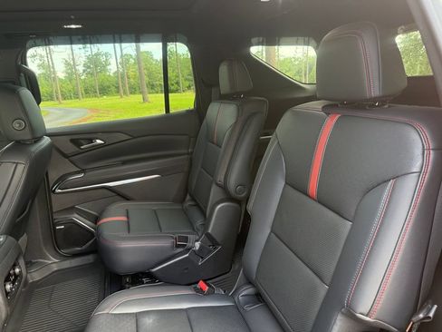 New 2026 Chevrolet Traverse RS w/ LPO, Floor Liner Package FWD image 25