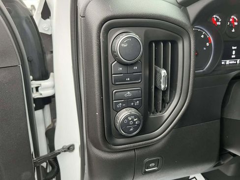 Used 2022 Chevrolet Silverado 2500 Custom w/ Custom Value Package image 20