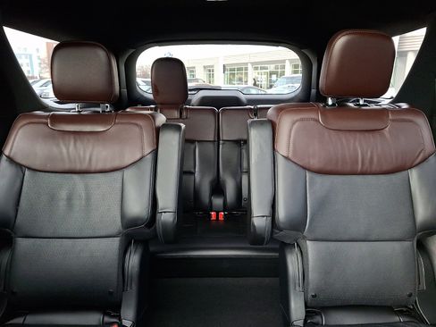 Certified 2023 Ford Explorer Platinum w/ Technology Package image 19