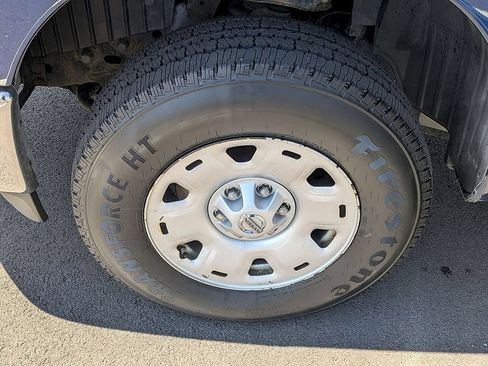 Used 2017 Nissan Titan SV AWD/4WD image 23