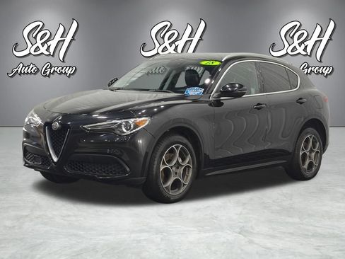 Used 2018 Alfa Romeo Stelvio AWD w/ Cold Weather Package image 14