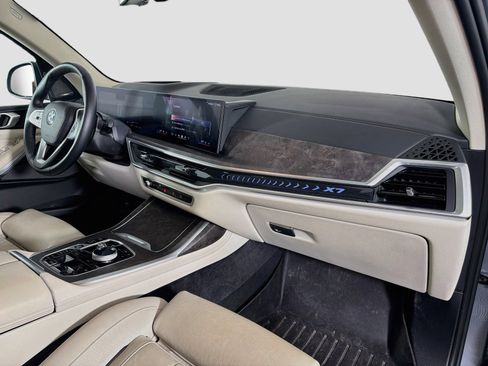 Used 2024 BMW X7 xDrive40i AWD/4WD image 33