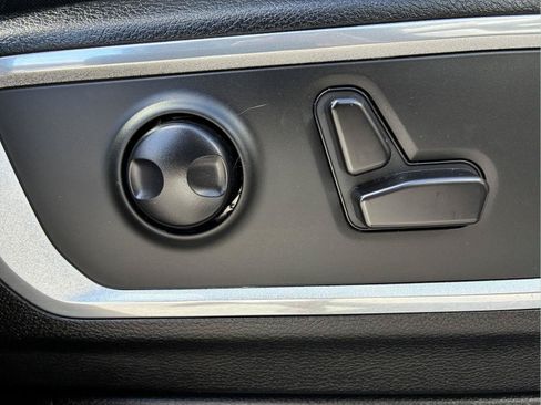 Used 2023 RAM 1500 Laramie AWD/4WD image 11