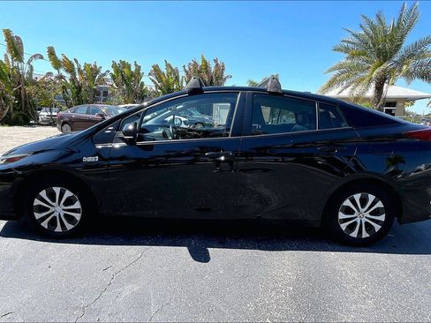 Used 2021 Toyota Prius Prime XLE w/ Carpet Mat Package (TMS) FWD image 30