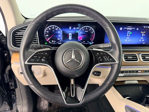Used 2024 Mercedes-Benz GLE 350 4MATIC image 11