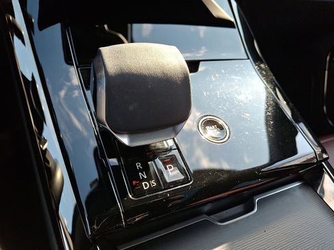 Used 2024 Land Rover Range Rover Sport Dynamic SE image 10