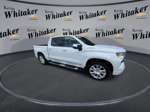 Used 2024 Chevrolet Silverado 1500 High Country w/ High Country Premium Package AWD/4WD image 2