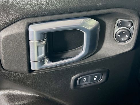 Used 2022 Jeep Gladiator Rubicon w/ Trailer Tow Package image 18